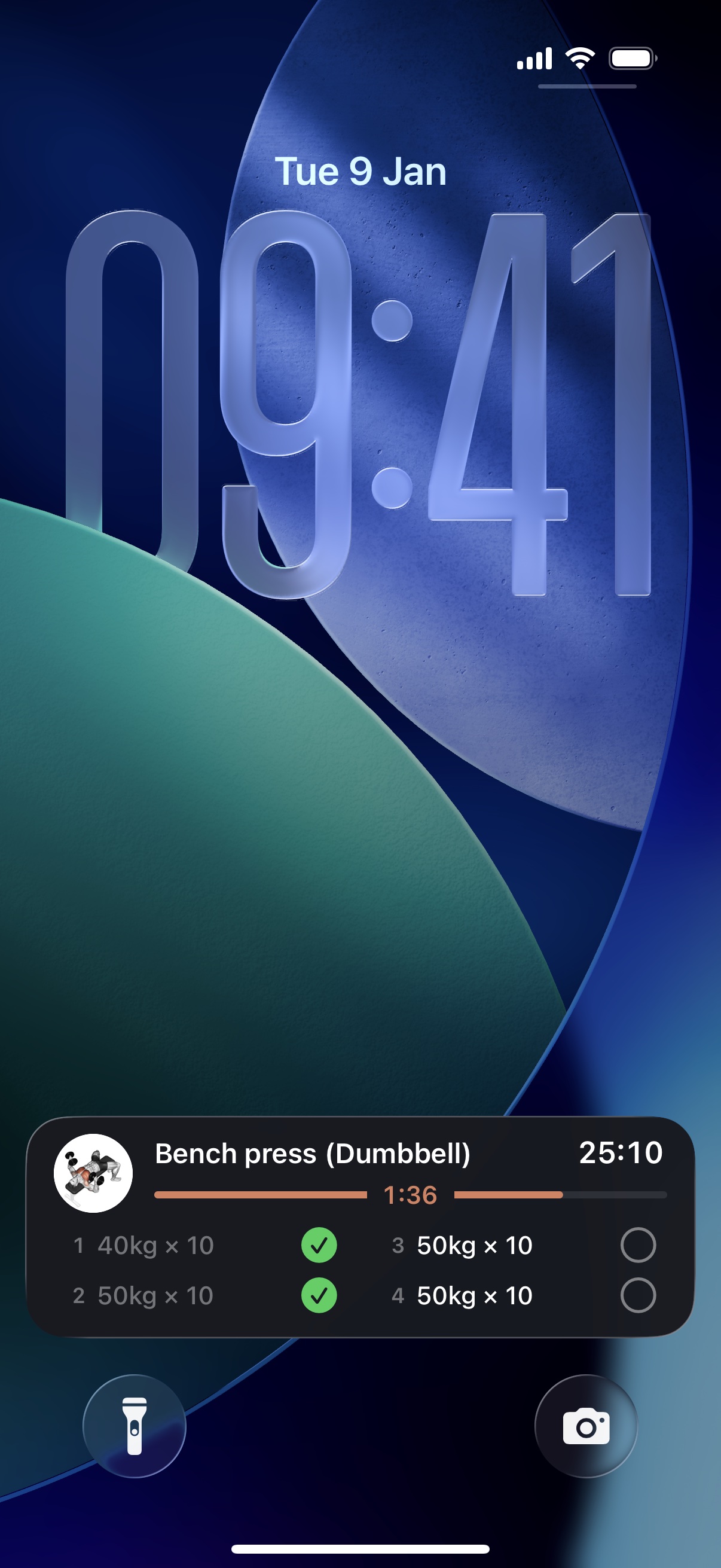 Braced workout on the iPhone lock screen with rest timer and sets to tick off